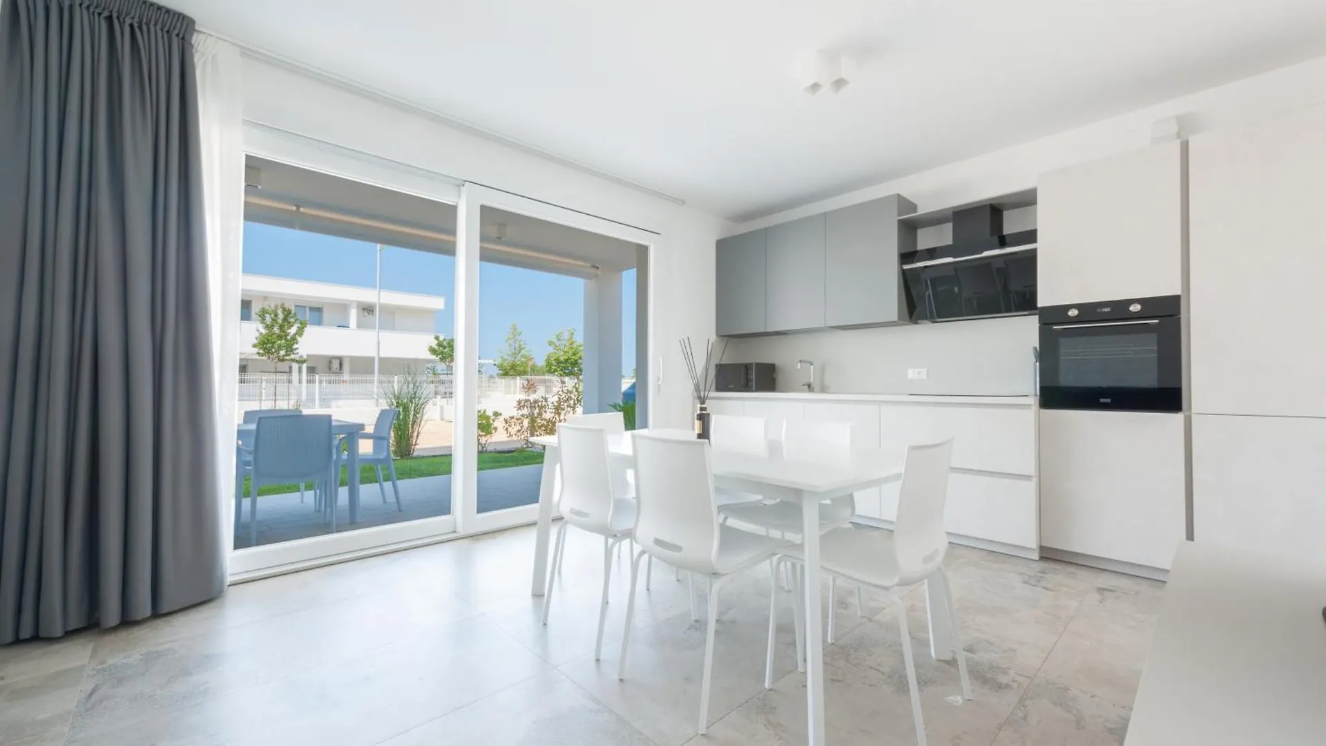 Kauai Apartments Τζεσόλο Λίντο