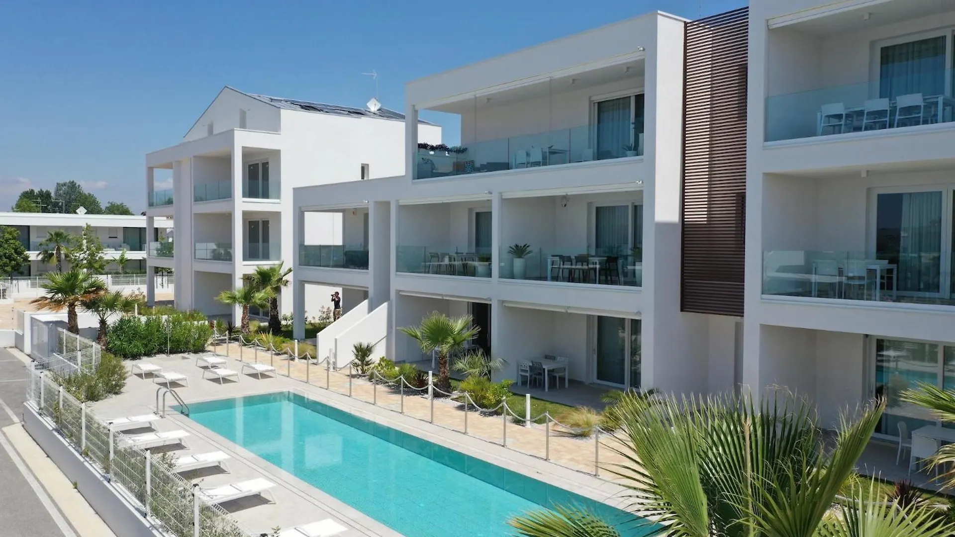 Kauai Apartments ile iletişim
